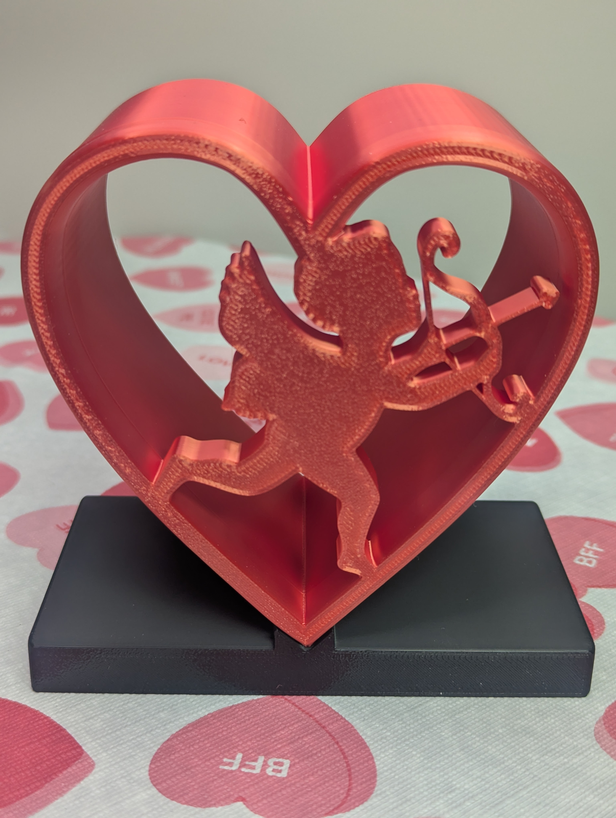 Cupid Heart Stand
