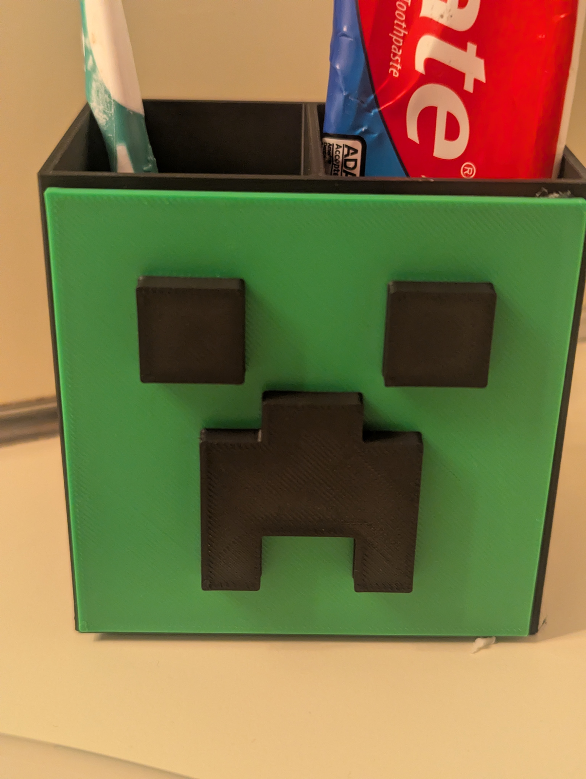Creeper Toothbrush Holder